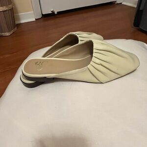 42 GOLD Cream Women's Mules